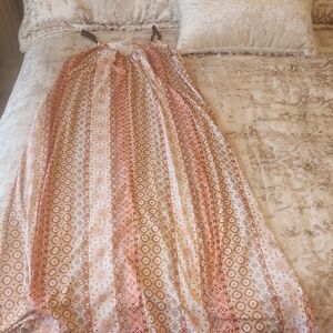 Elegant Maxi Dress with Geometric Patterns